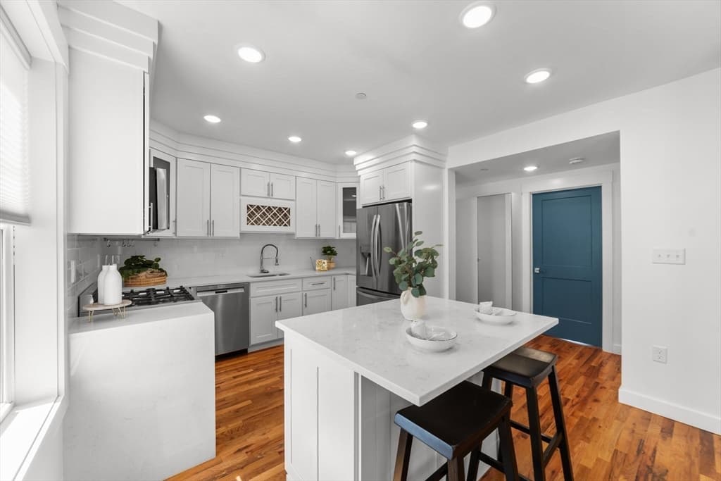 15 Bancroft St #3 photo 3