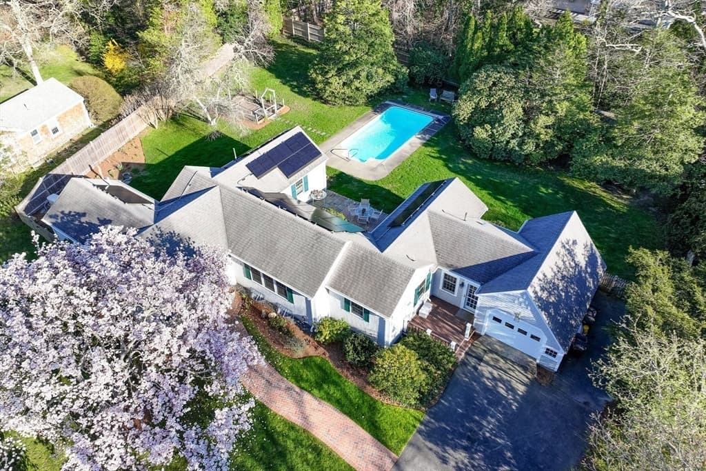 163 Pond View Dr