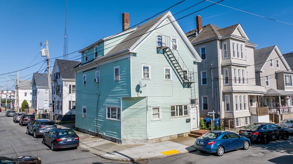 76 Acushnet Ave