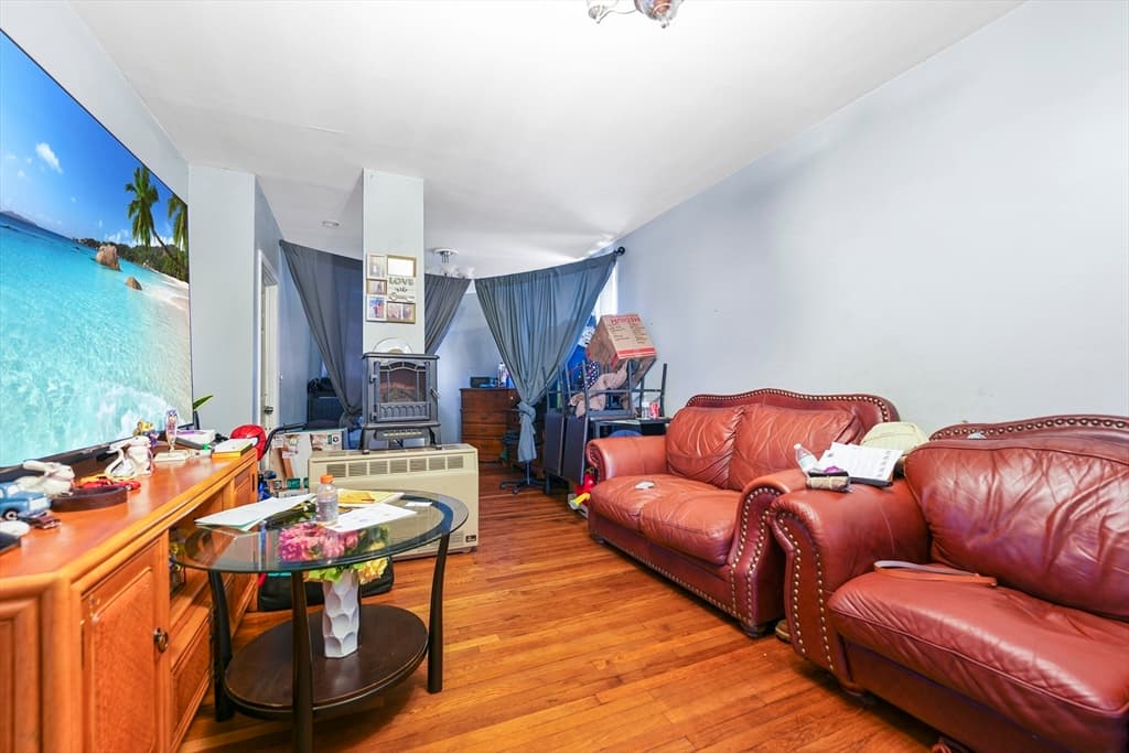 76 Acushnet Ave photo 4