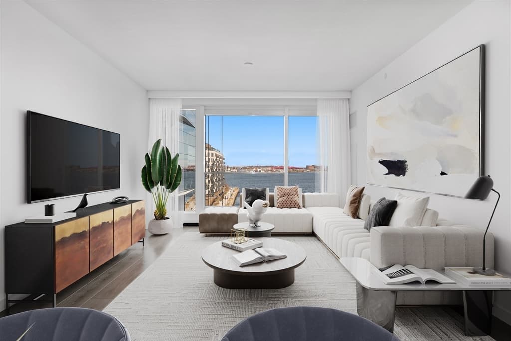 150 Seaport Blvd #7D