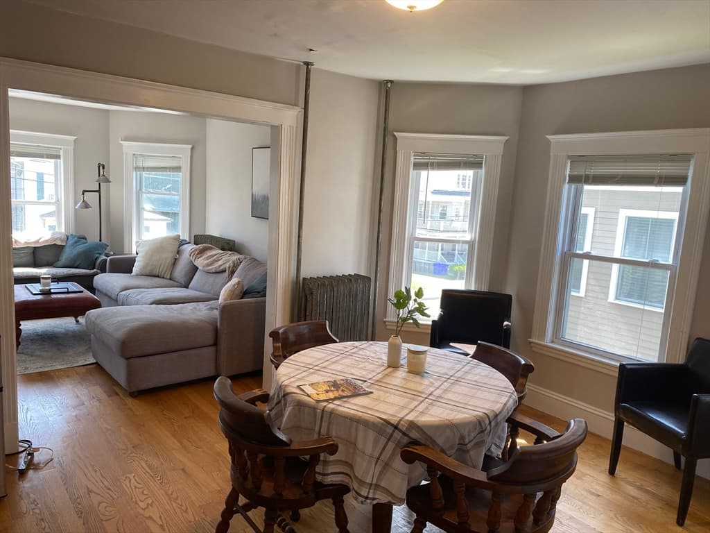 129 Brooks St #2 photo 3