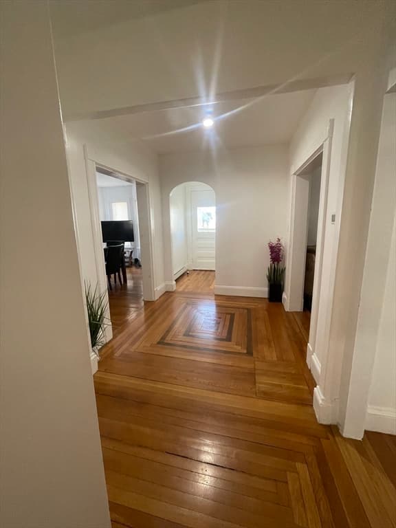 81 Beacon St photo 3