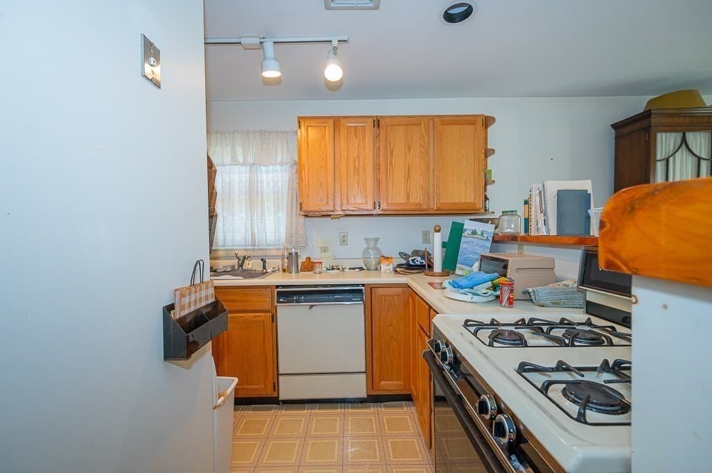 17 Kilbourn Rd #6 photo 3