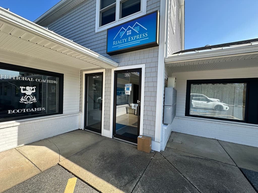 12 Harding St #106