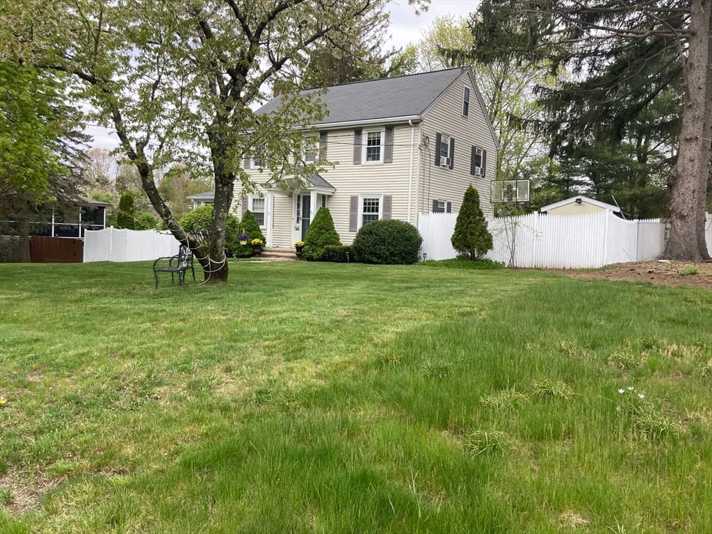 16 Pine St photo 2