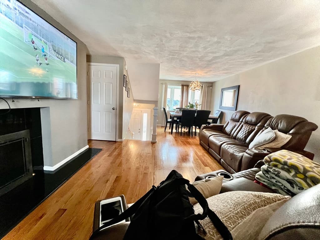 582 Revere St #7 photo 3