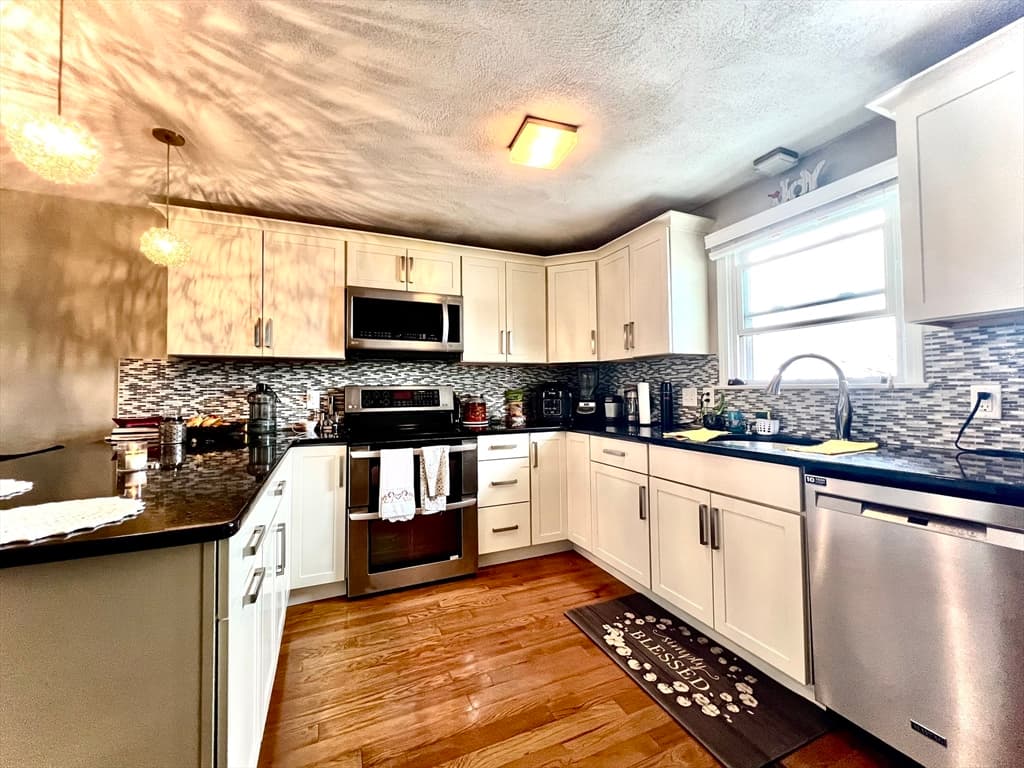 582 Revere St #7 photo 5