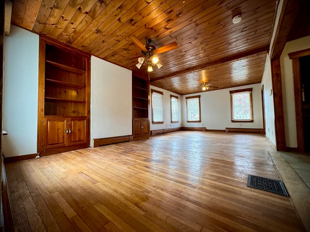 1232 Pleasant St.