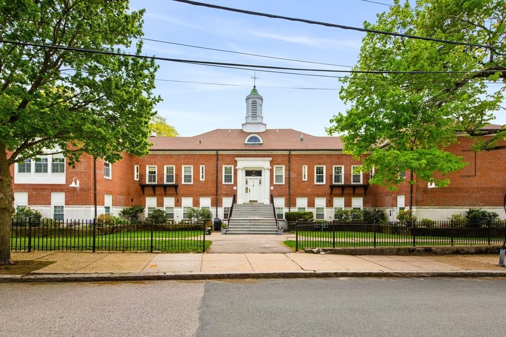 35 Eldridge Rd #210