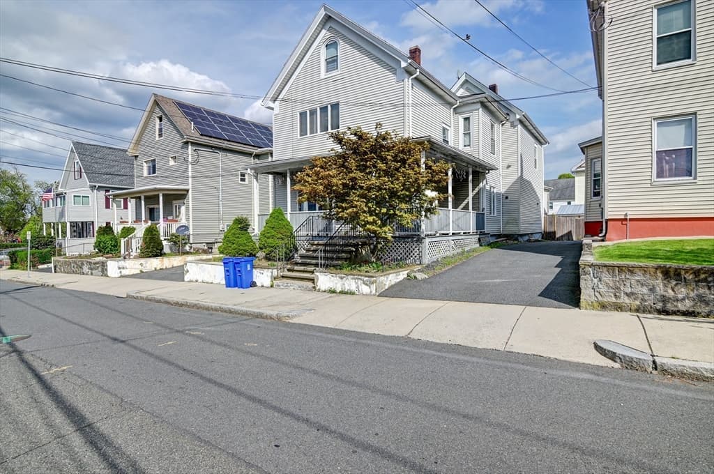 16 Ashland St photo 2