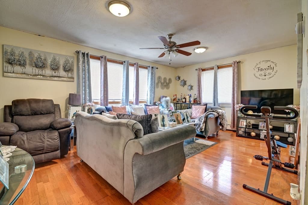 16 Ashland St photo 3