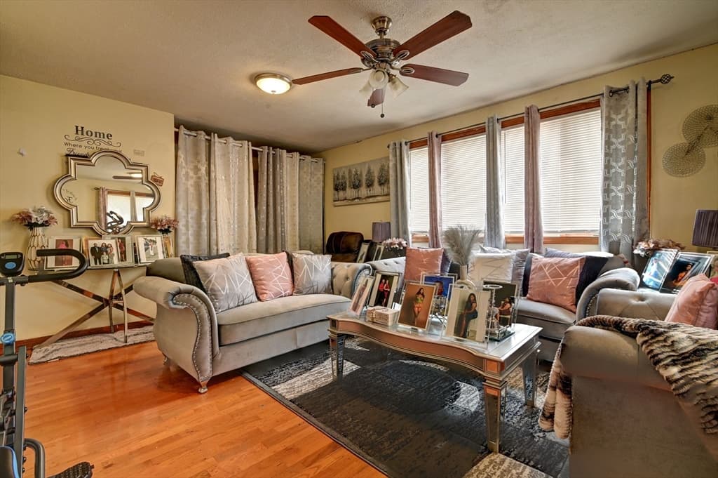 16 Ashland St photo 4
