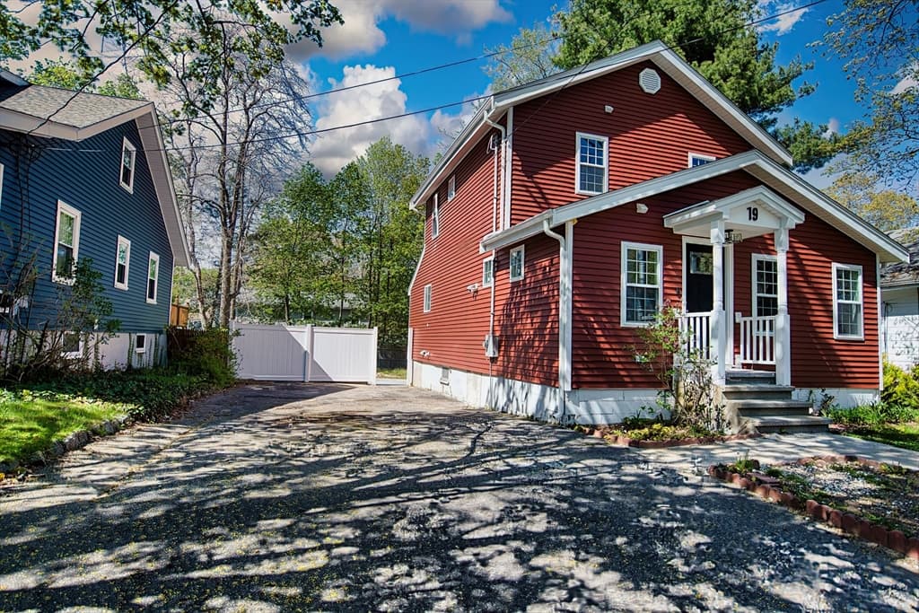 19 Vesey Rd photo 3