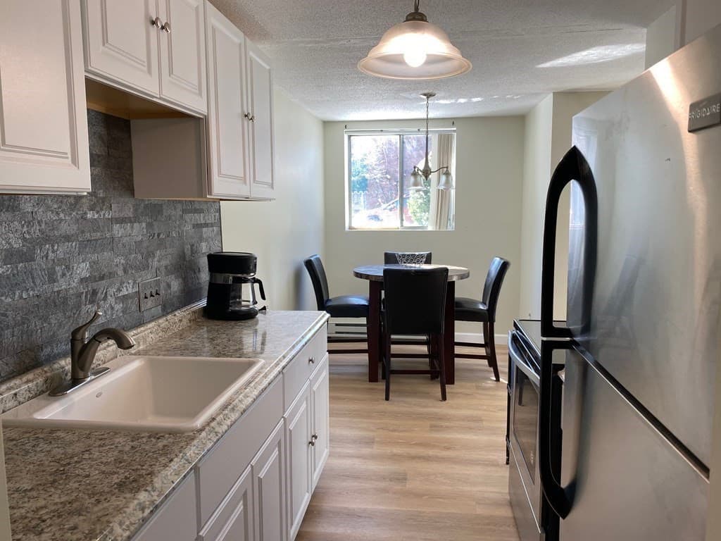 1208 Greendale Ave. #209 photo 2