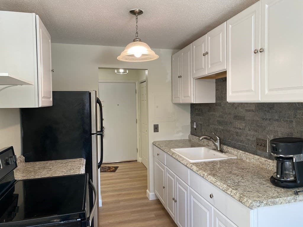 1208 Greendale Ave. #209 photo 3