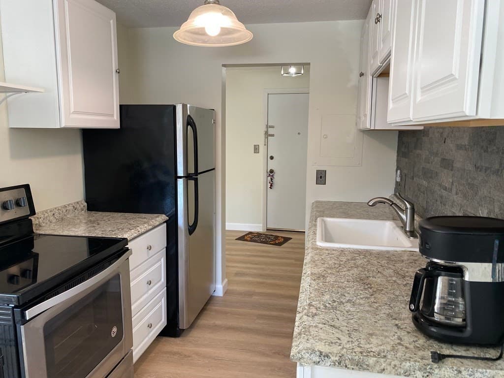 1208 Greendale Ave. #209