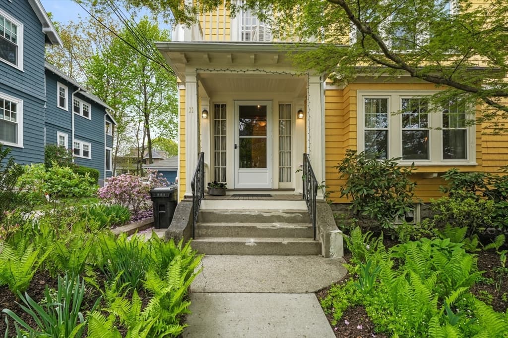 11 Flint Rd #1