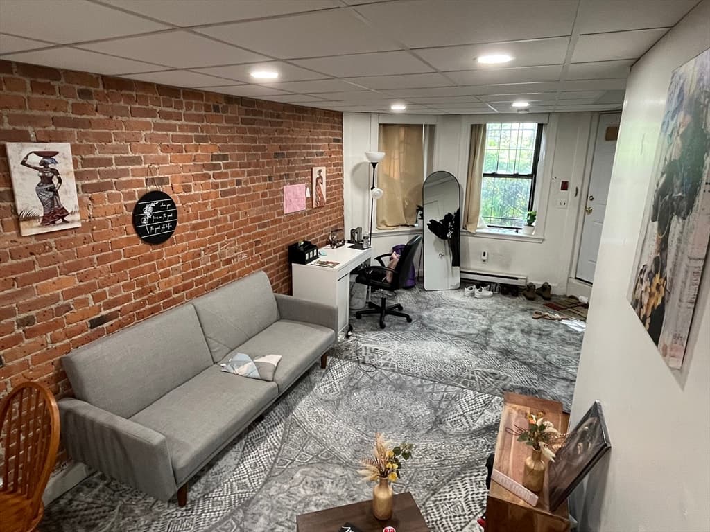 384 Riverway #B