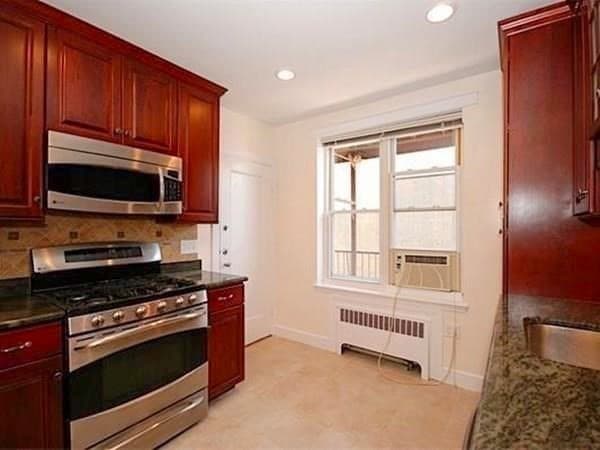 88 Strathmore Rd #8 photo 3