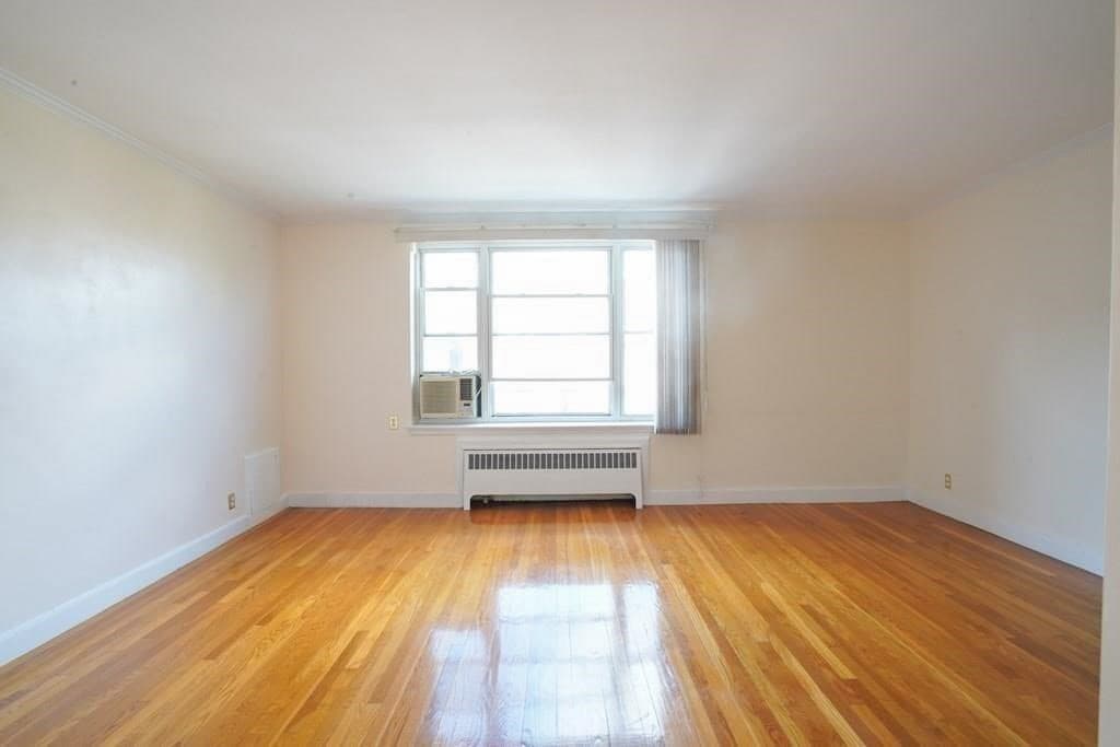 88 Strathmore Rd #8 photo 5