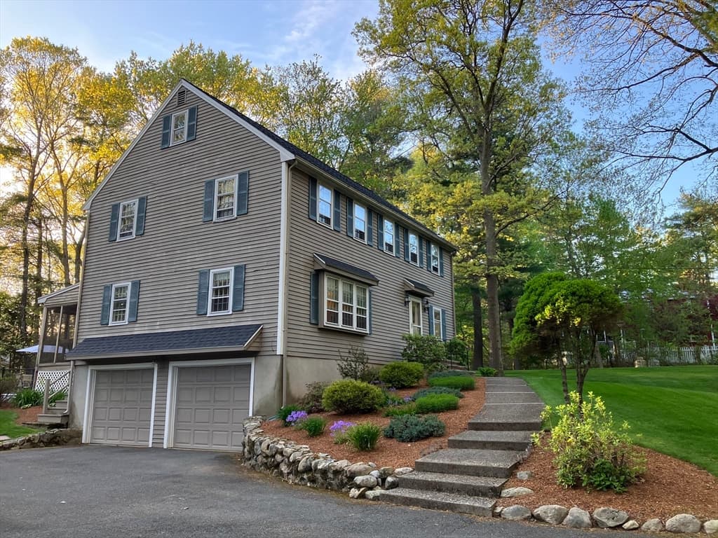 55 Carl Rd photo 2