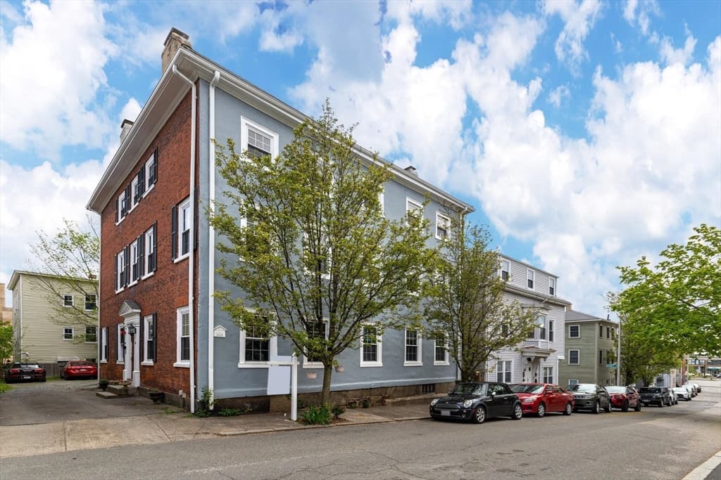 22 High St #6