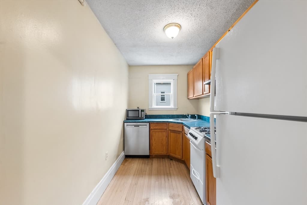 42 W Baltimore St #20 photo 3