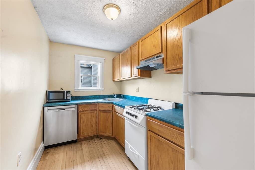 42 W Baltimore St #20 photo 4