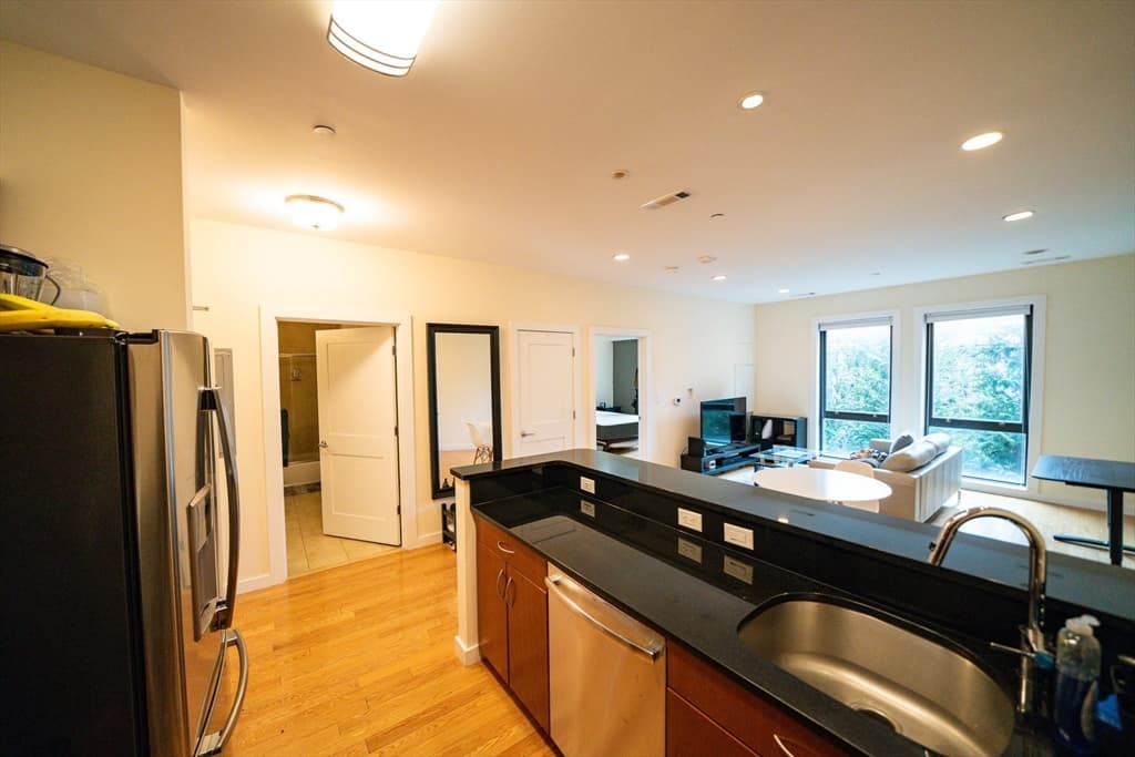 9 Miner St #204 photo 5