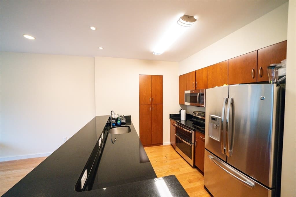 9 Miner St #204 photo 4