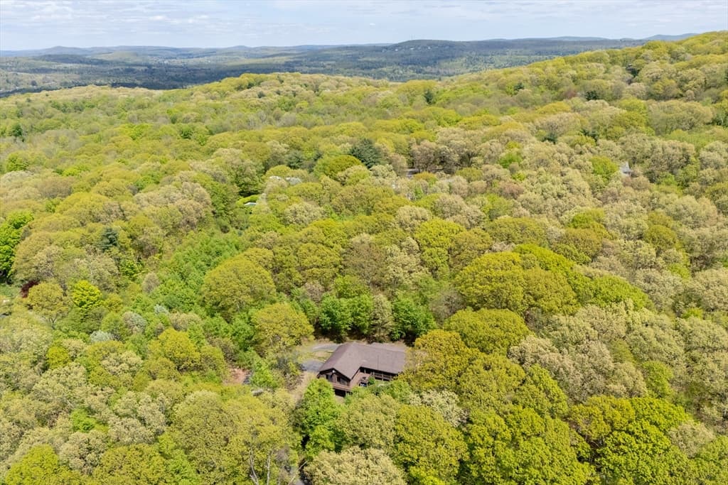 470 Mountain Road photo 2