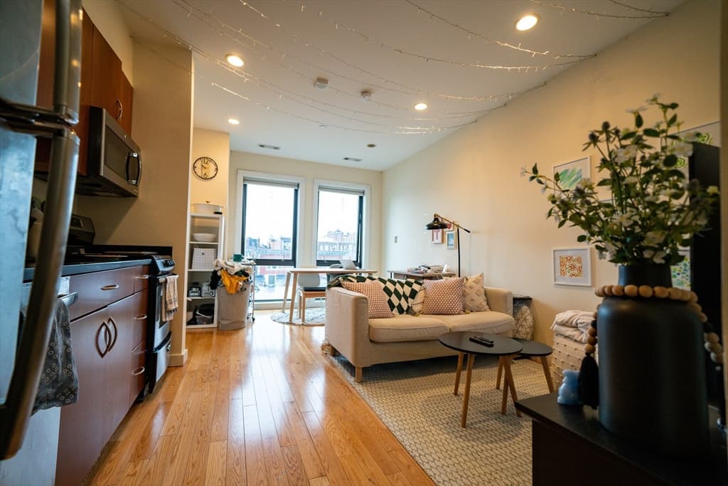 9 Miner St #401