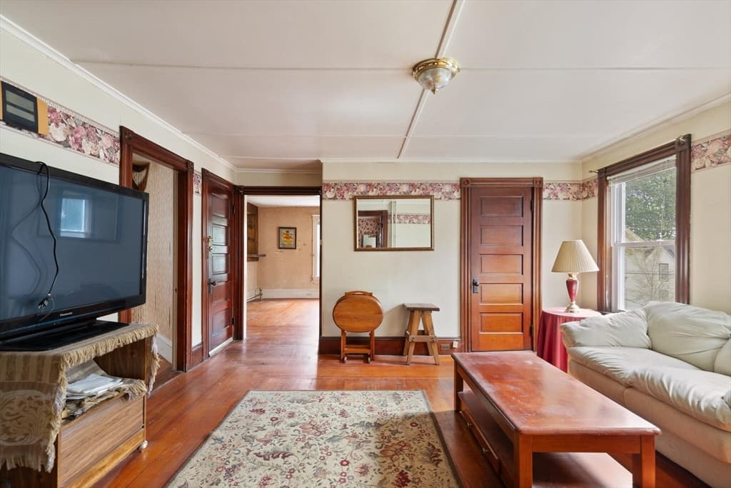 5 Buffum St photo 3