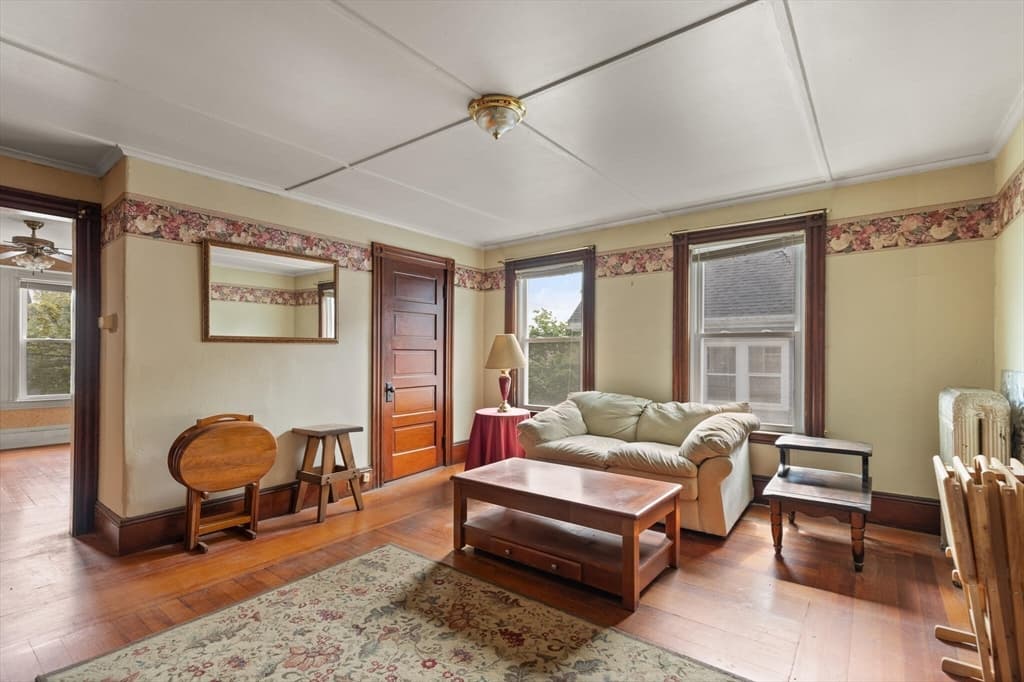 5 Buffum St photo 4