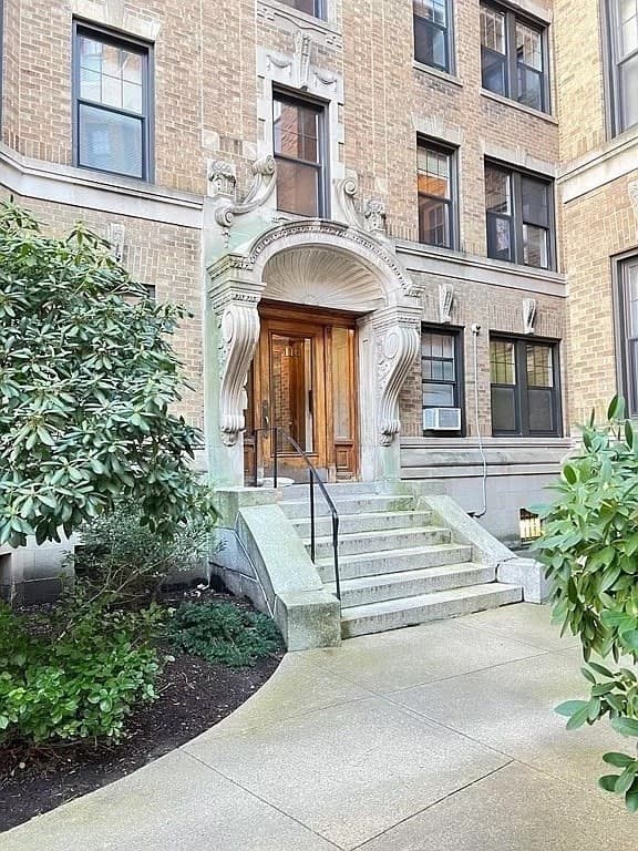 116 Riverway #99 photo 3