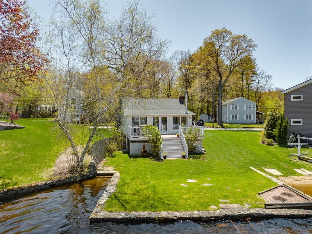 105 Clark Rd photo 3