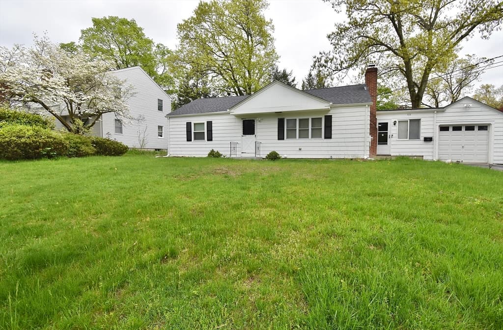 122 Robinson Rd photo 3