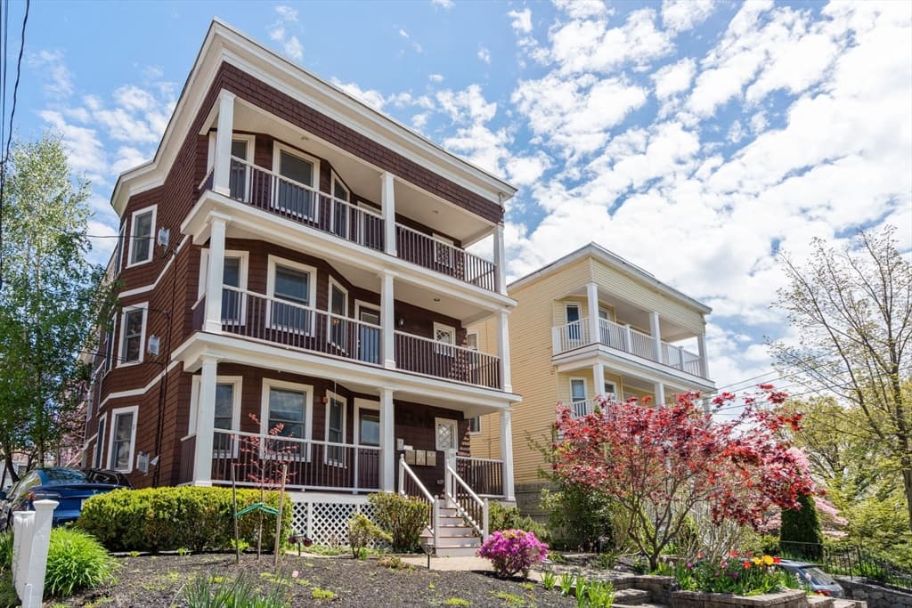 59 Craigie St #2