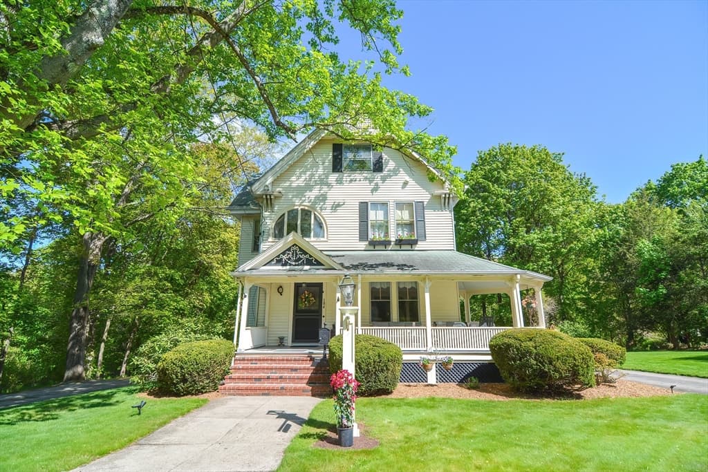104 Elmwood