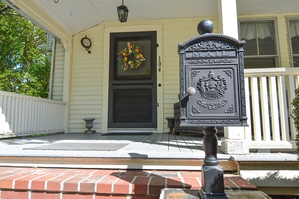 104 Elmwood photo 4