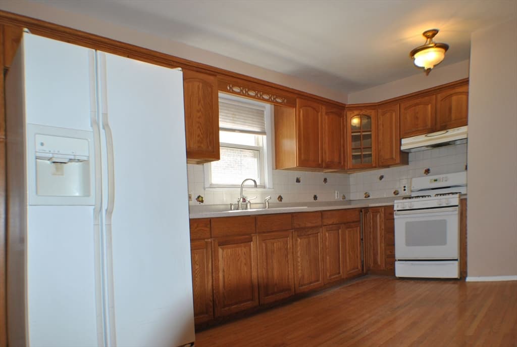23 Kenney St #1
