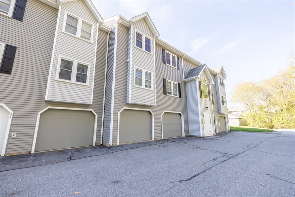 84 Tennis Plaza Rd #40