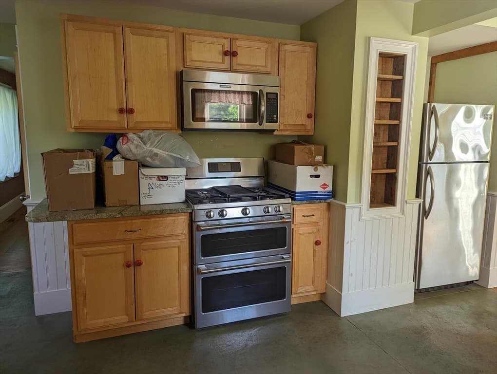 10 Winthrop St photo 4