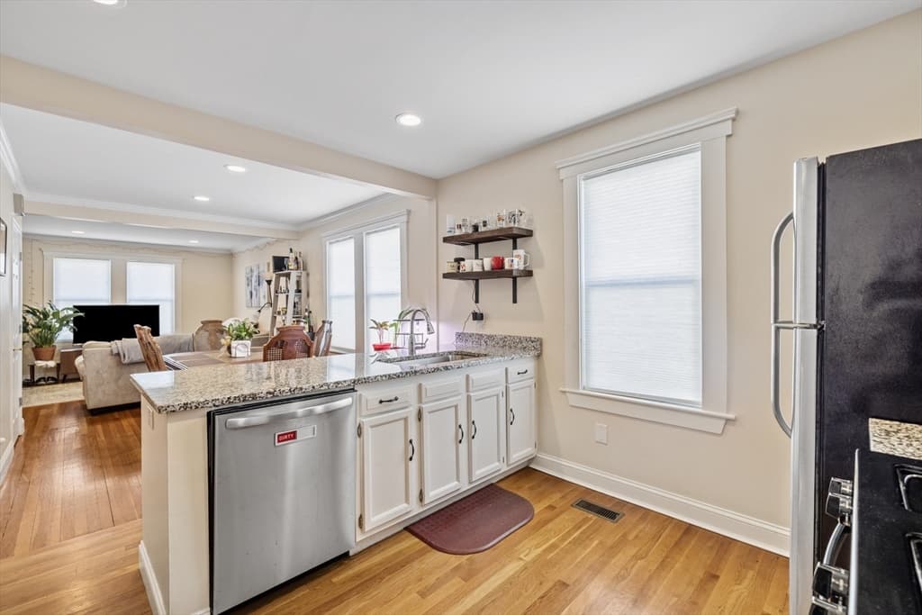 70 Bowdoin St #70 photo 2