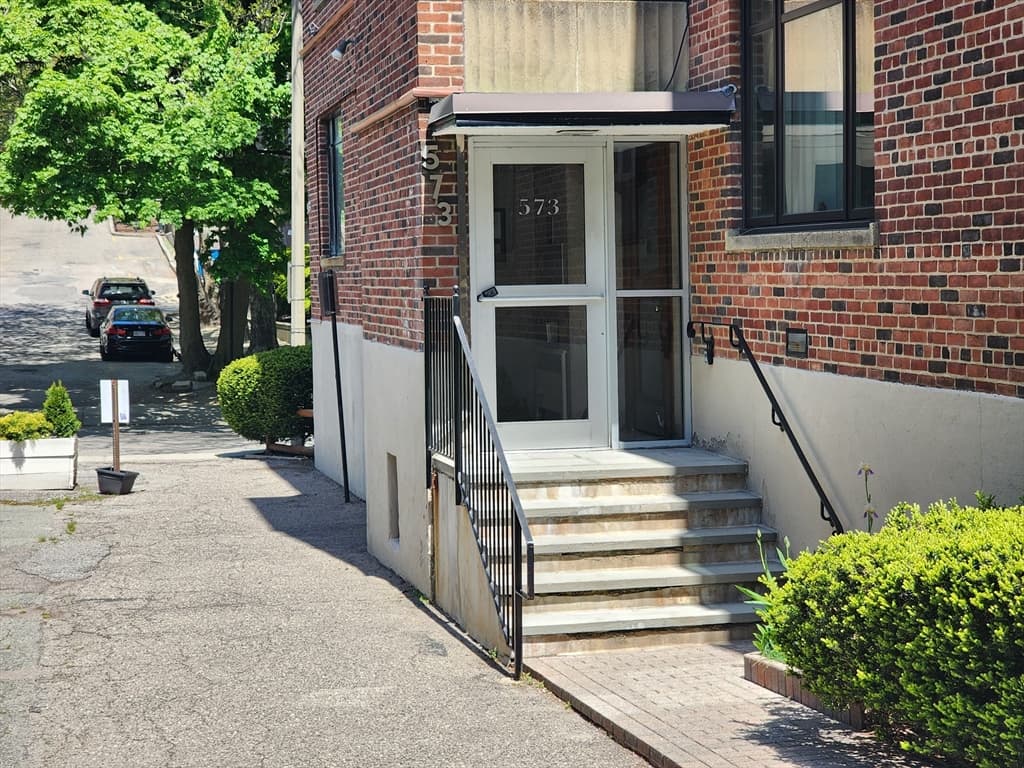 573 Washington St. #29 photo 2