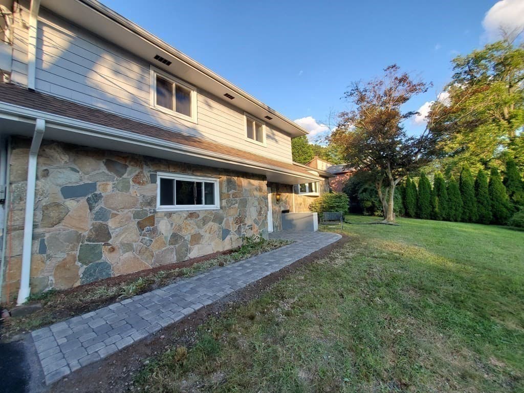 744 Dedham St photo 2
