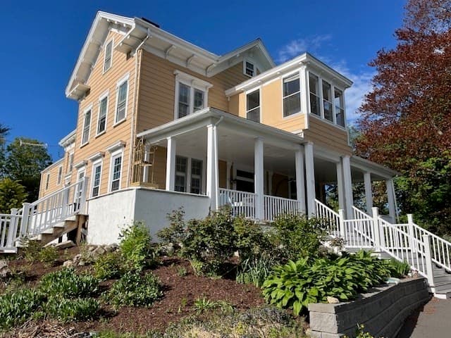 13 Park Ave photo 2