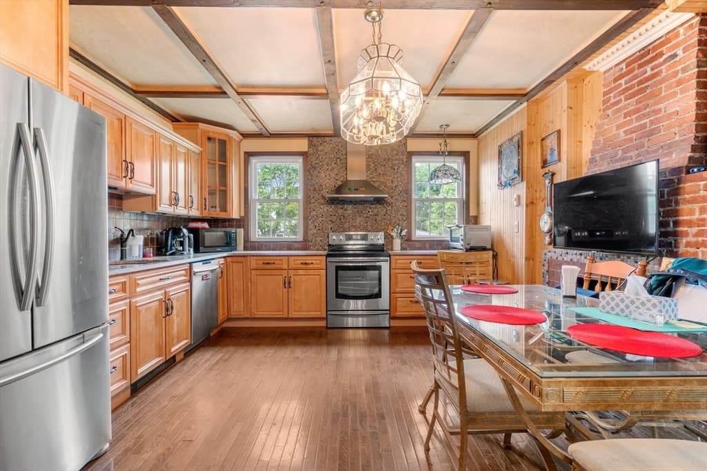 13 Park Ave photo 5