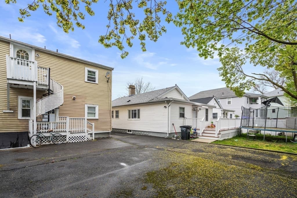 3 Huron St photo 2